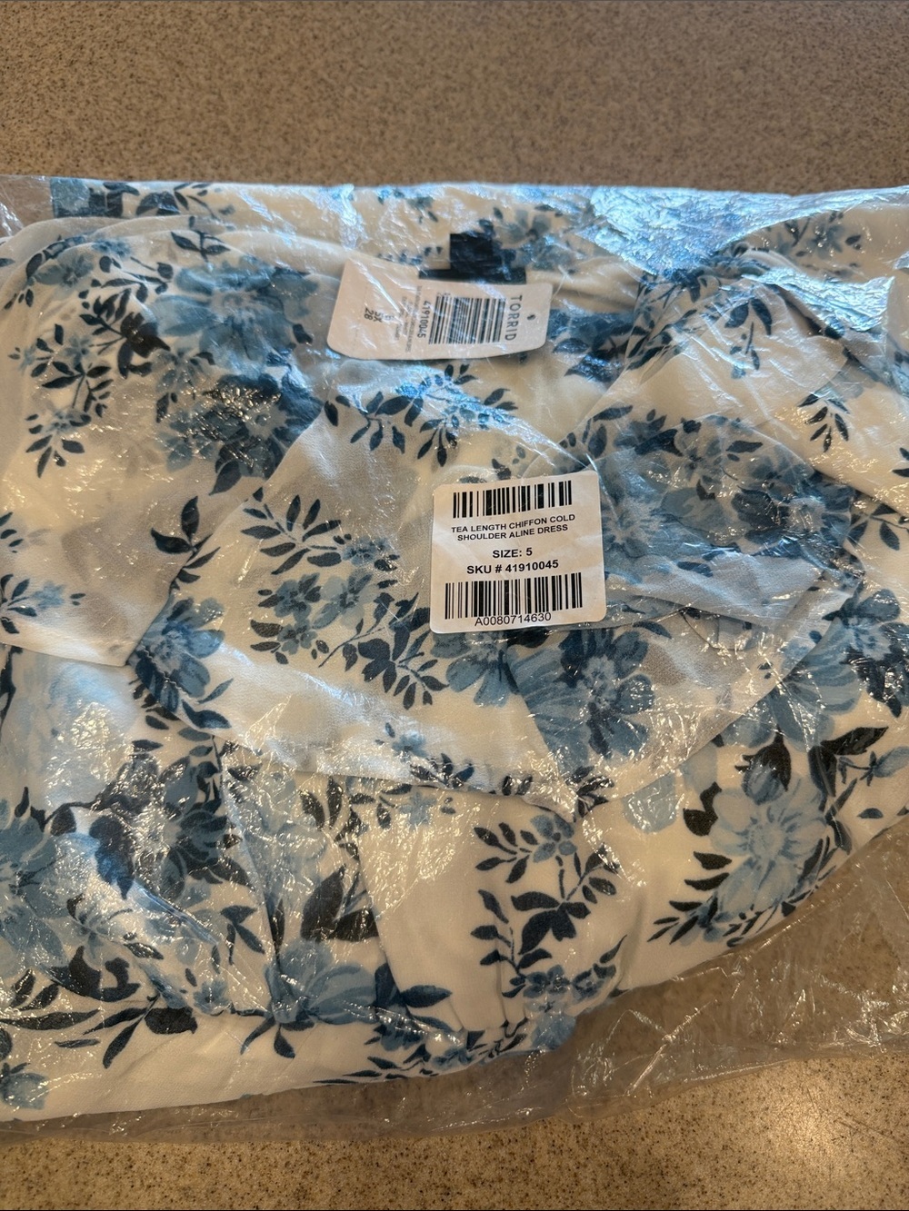 NWT Torrid Tea Length White Chiffon Dress with Blue Floral Print women’s plus 5X